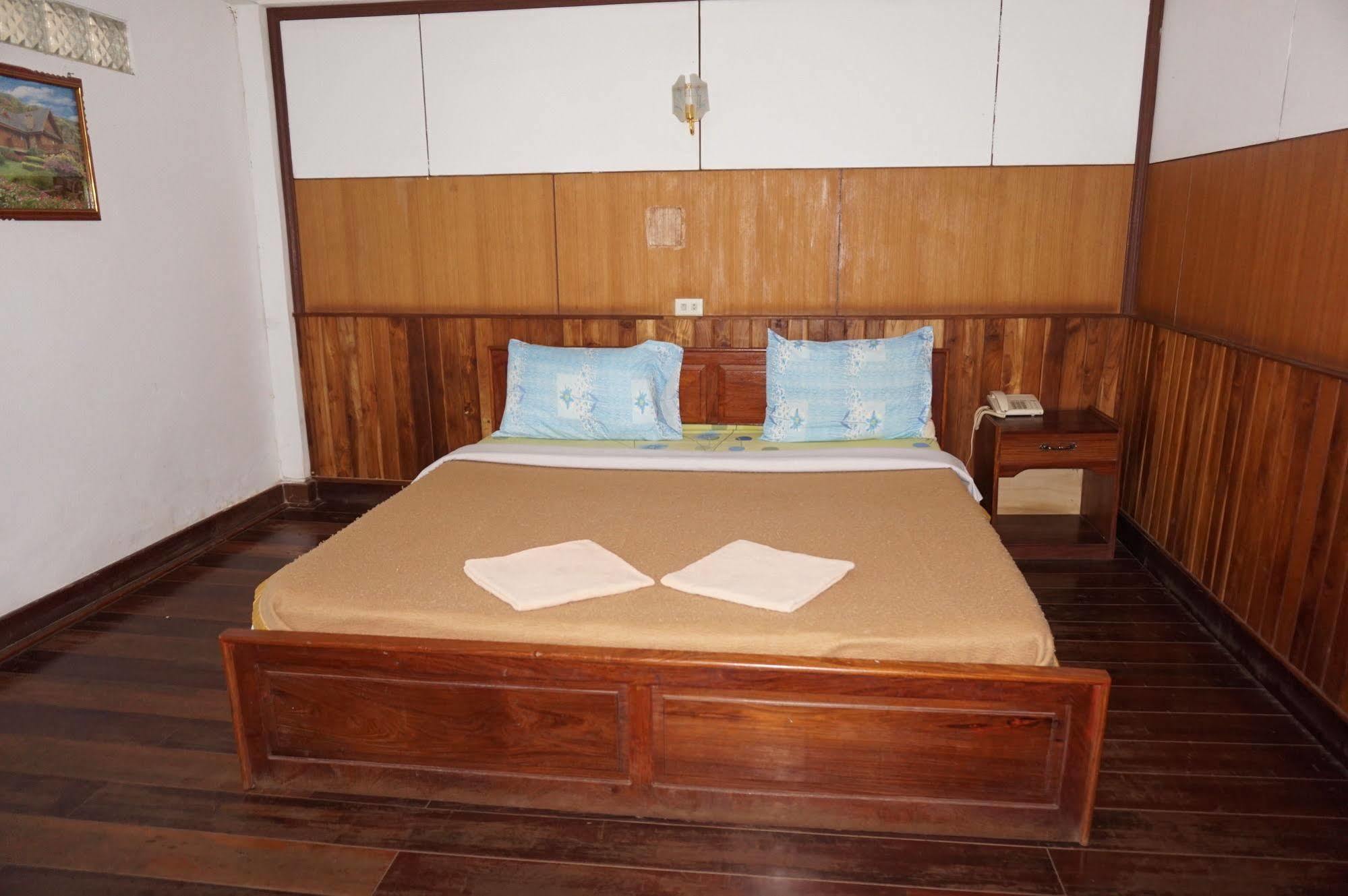 Champa Hotel Pakse Esterno foto