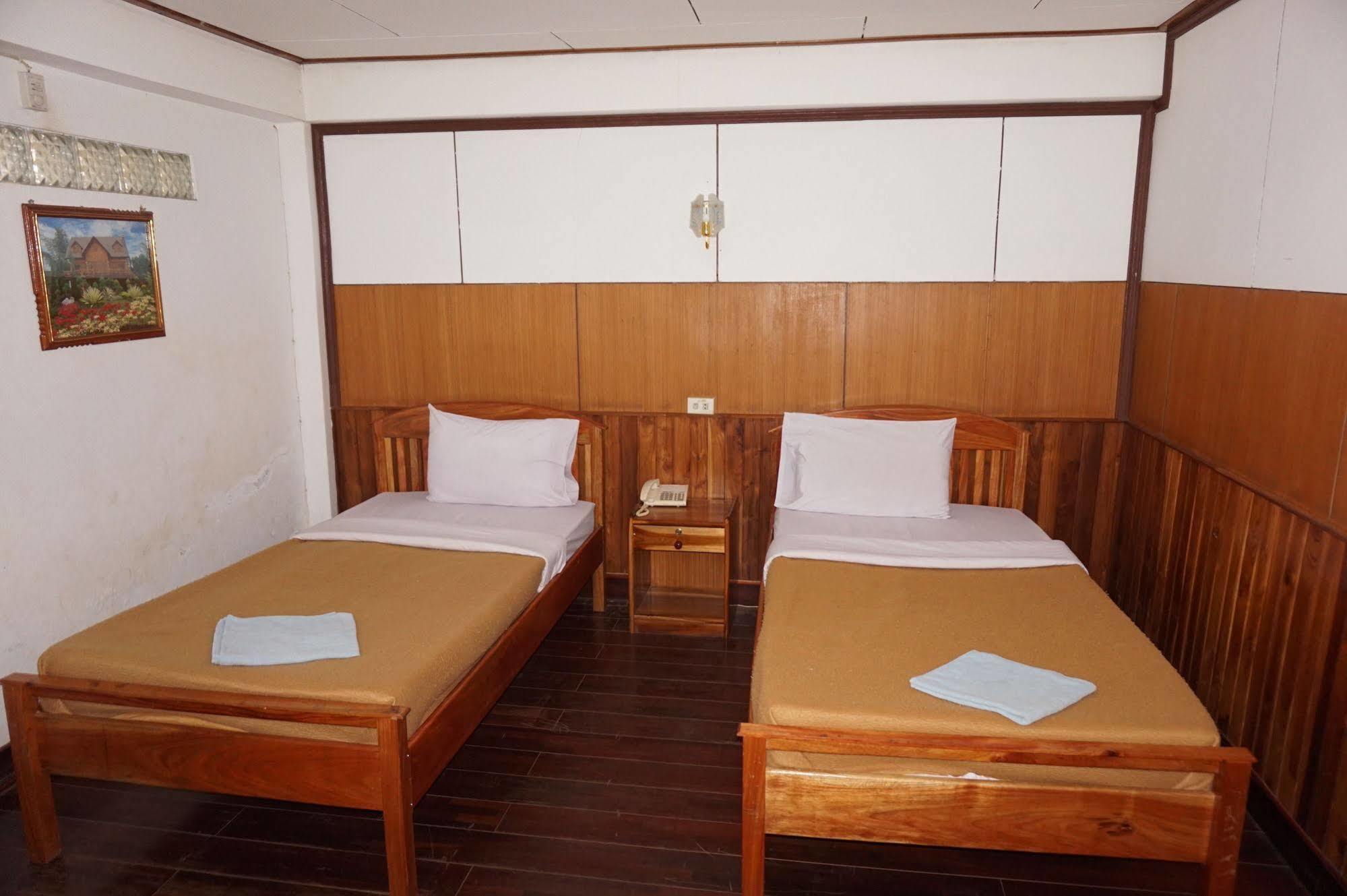 Champa Hotel Pakse Esterno foto