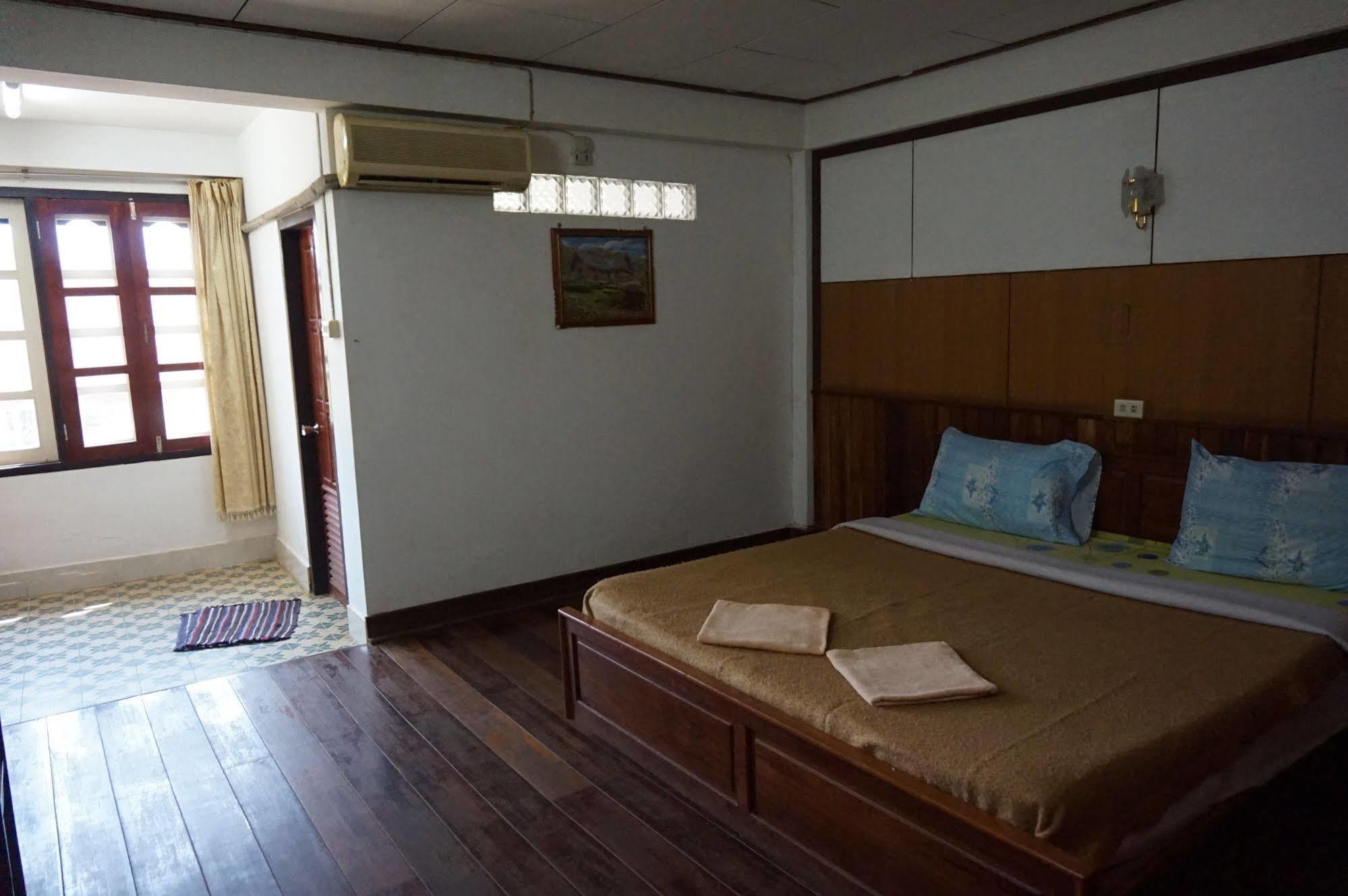 Champa Hotel Pakse Esterno foto