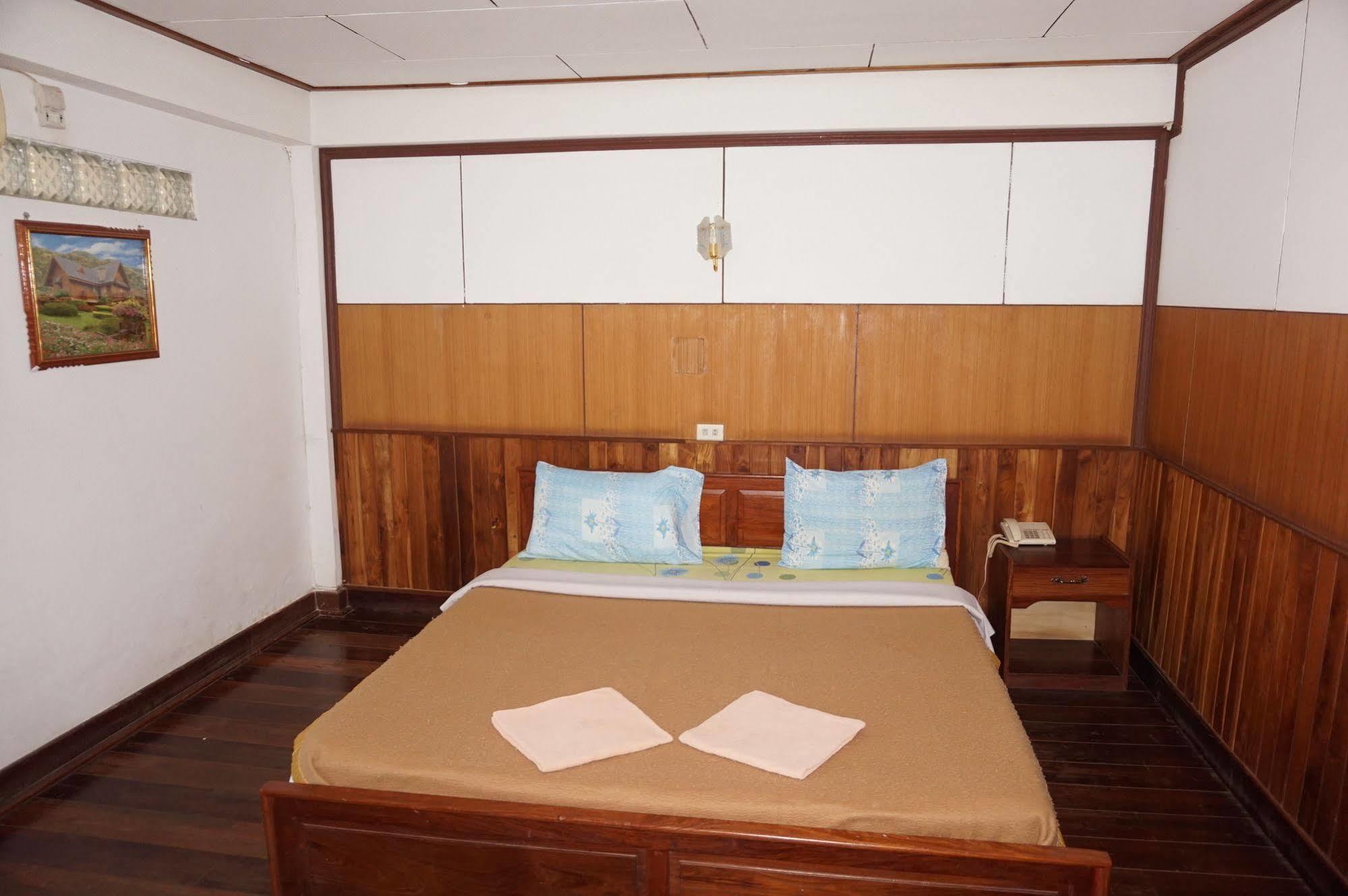 Champa Hotel Pakse Esterno foto